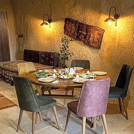 Feris Cave 5*