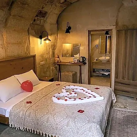 Отель Feris Cave 5*