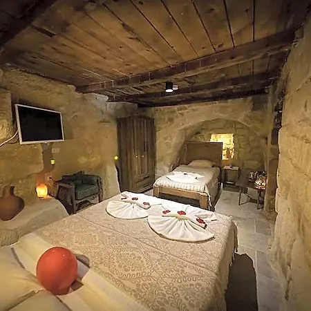 Feris Cave 5*
